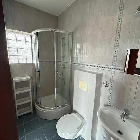 Tasarz 2 Bed & Breakfast