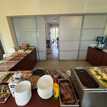 فندق مبيت وإفطار Tasarz 2 *